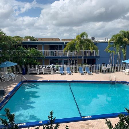 Rodeway Inn & Suites Fort Lauderdale Airport & Cruise Port Dania Beach Exterior foto