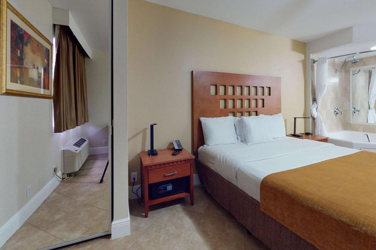 Rodeway Inn & Suites Fort Lauderdale Airport & Cruise Port Dania Beach Exterior foto