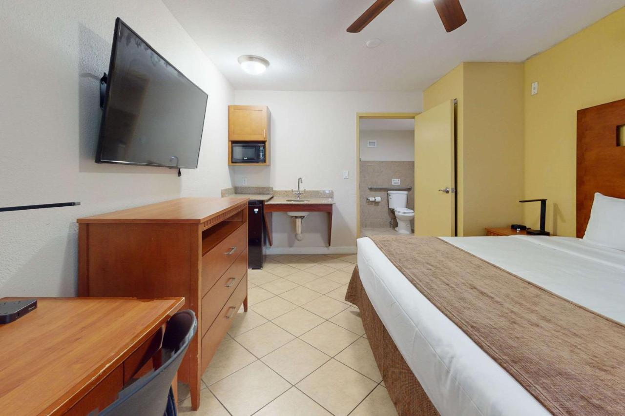 Rodeway Inn & Suites Fort Lauderdale Airport & Cruise Port Dania Beach Exterior foto