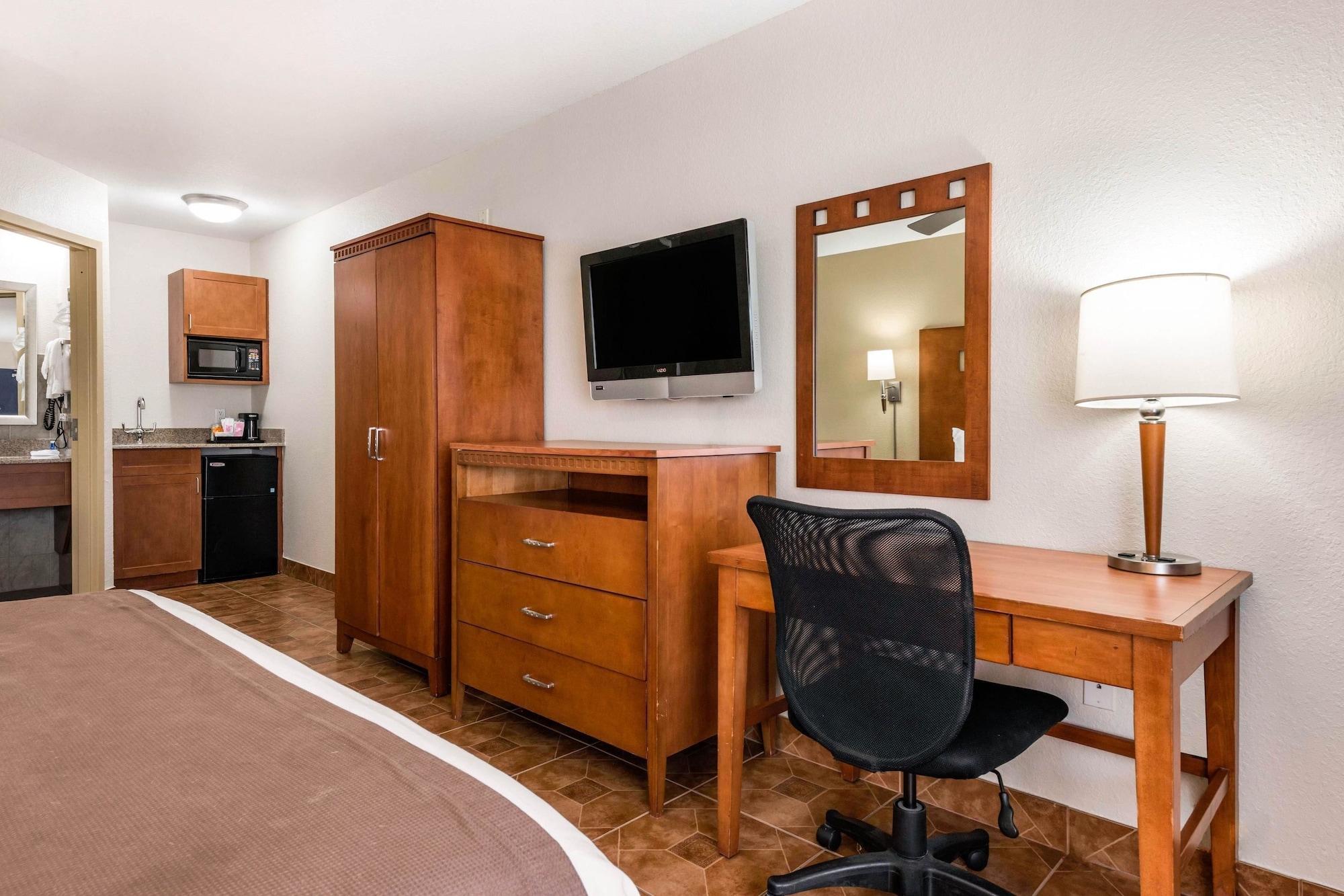 Rodeway Inn & Suites Fort Lauderdale Airport & Cruise Port Dania Beach Exterior foto